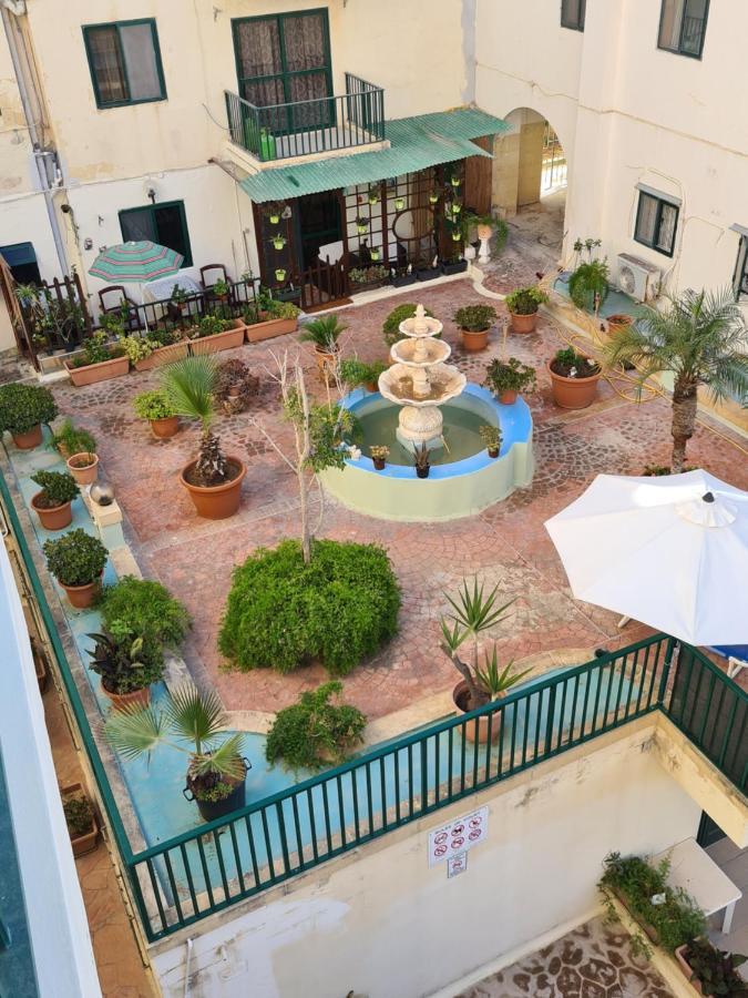 Beautiful Central Apartment With Pool セント・ポールズ・ベイ エクステリア 写真