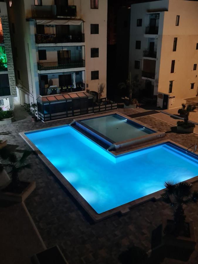 Beautiful Central Apartment With Pool セント・ポールズ・ベイ エクステリア 写真