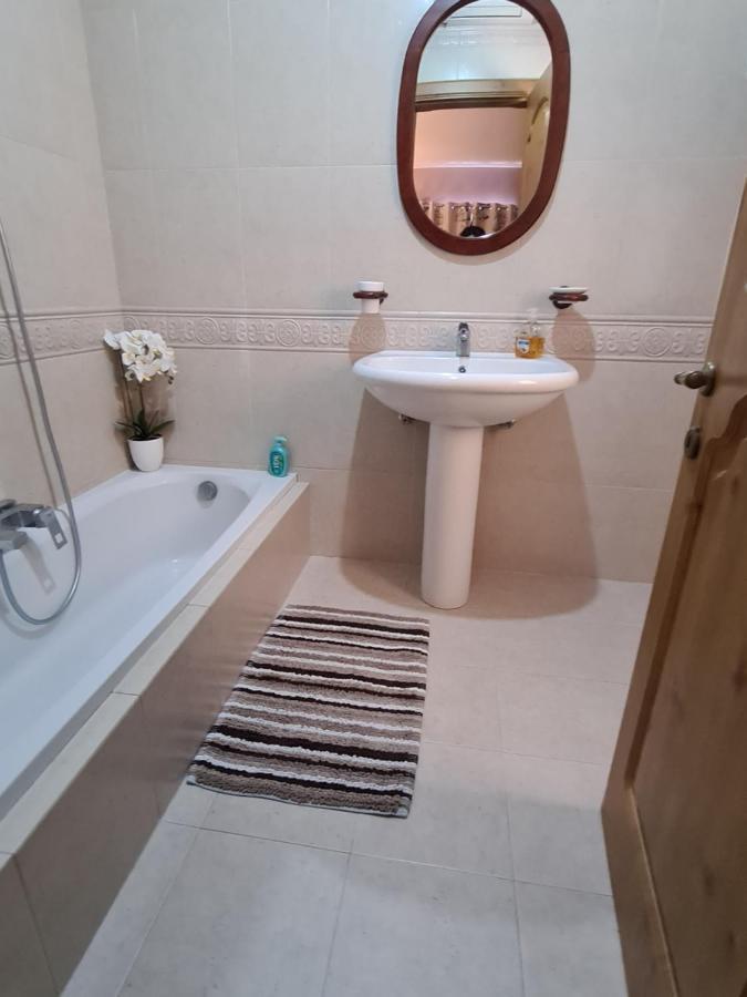 Beautiful Central Apartment With Pool セント・ポールズ・ベイ エクステリア 写真